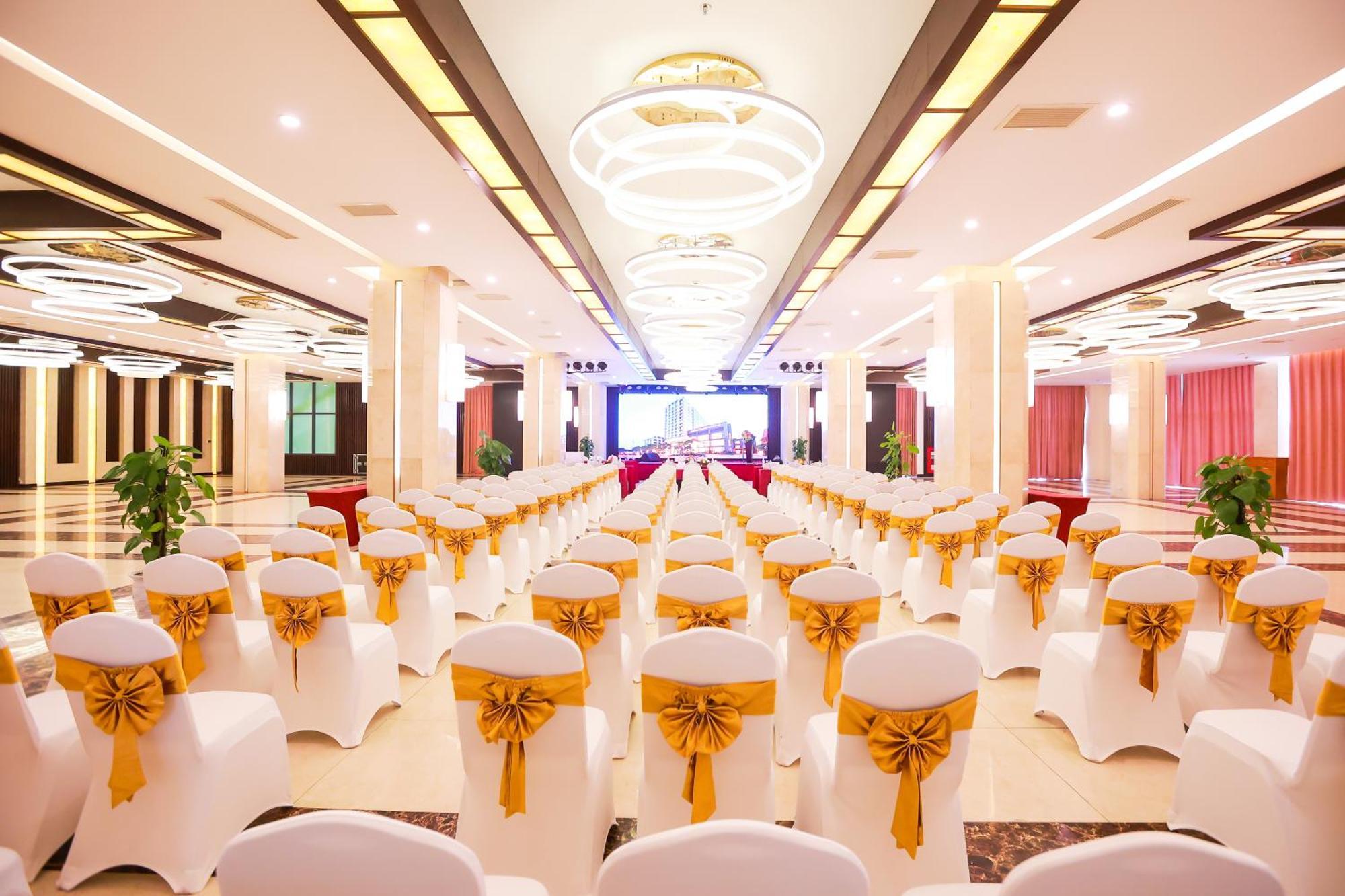 Muong Thanh Luxury Nhat Le Hotel Донгхой Екстер'єр фото