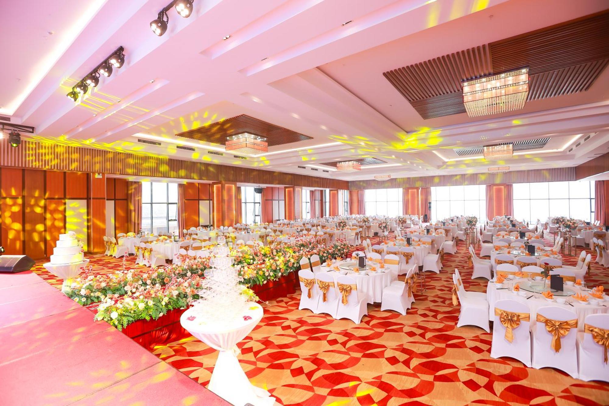 Muong Thanh Luxury Nhat Le Hotel Донгхой Екстер'єр фото