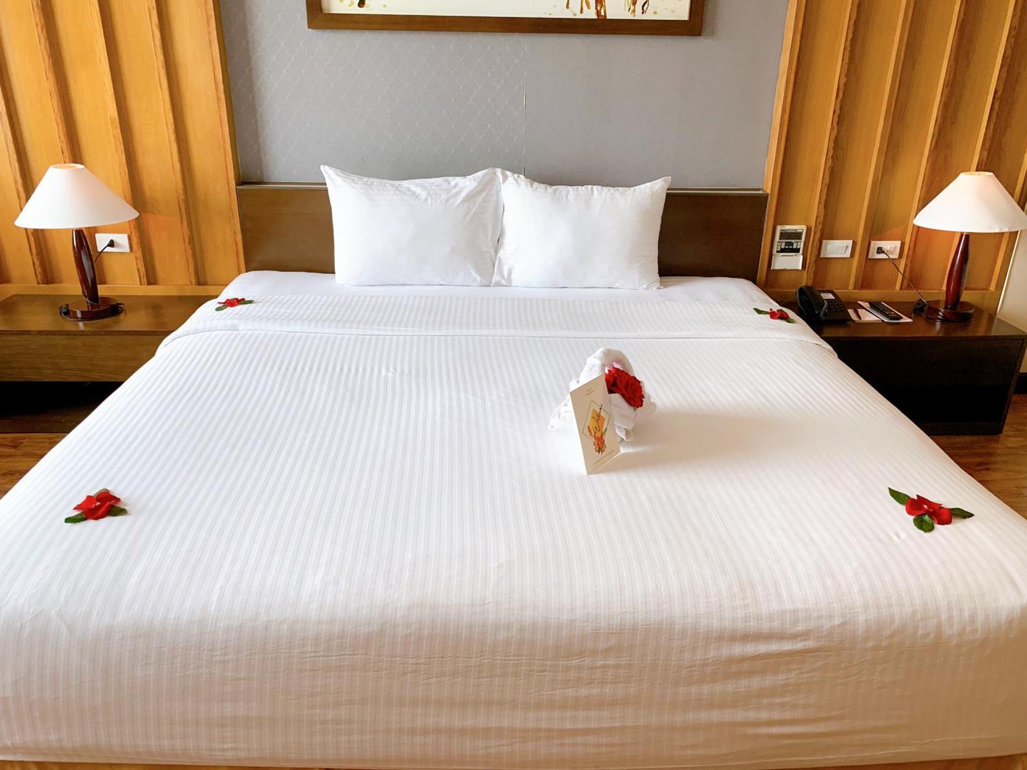 Muong Thanh Luxury Nhat Le Hotel Донгхой Екстер'єр фото